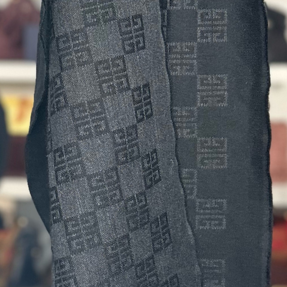 GIVENCHY BLACK SCARF